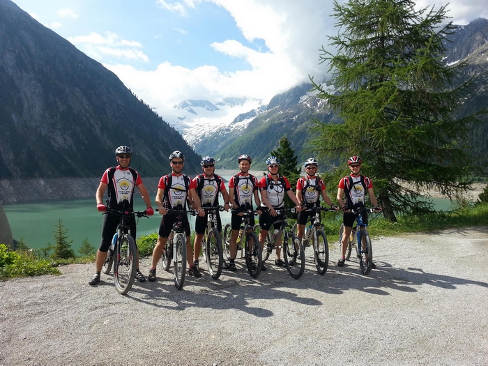Mountainbiker auf dem Weg zur Dominikushütte